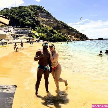 Bethe Correia 写真集