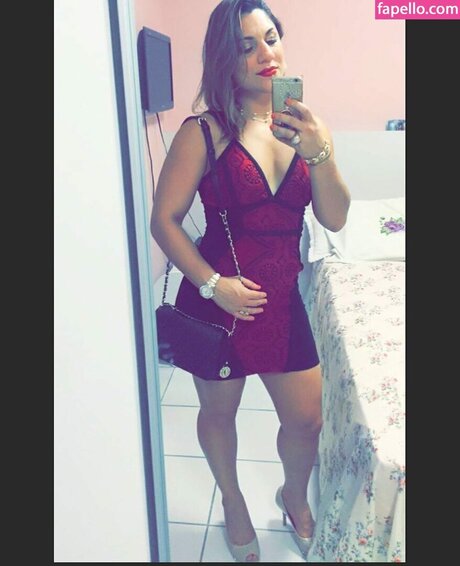 Bethe Correia 裸のスター 画像