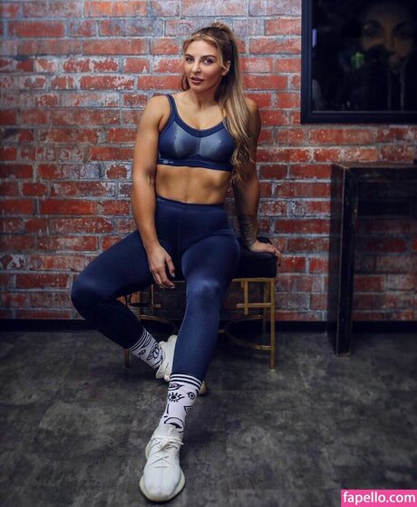 ドイツのアマチュアオンリーファンズ セクシー 写真