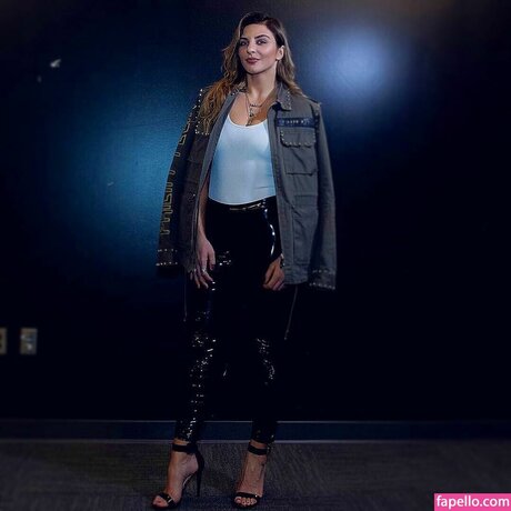 Christina Hammer アートスター 写真