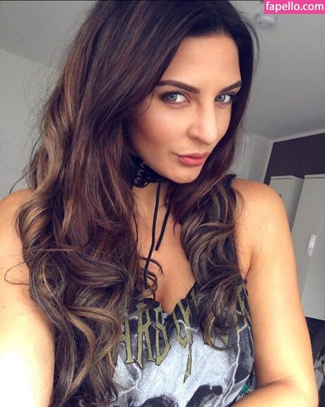 主観視点の手コキオンリーファンズ セクシーヌード 画像