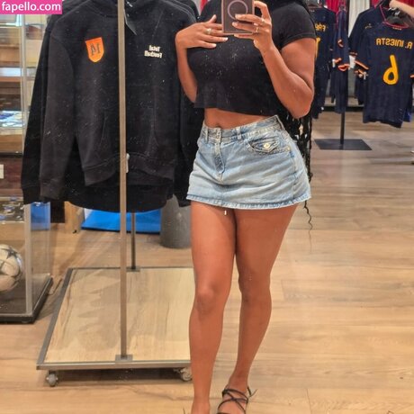 Jessica Nahomy ポルノスター ヌード ギャラリー