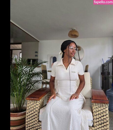 Jessica Nahomy トップモデル 写真