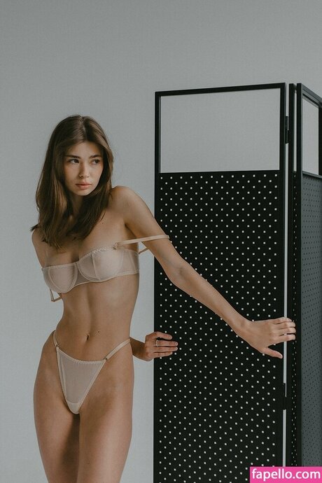 Anastasiia Mitina エロティックなスター 写真