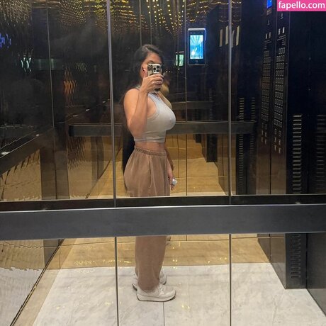 Miaandmonami エロティックなポルノスター 画像