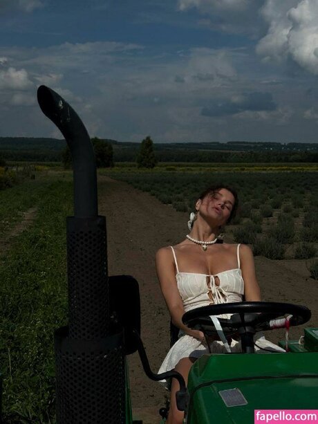 巨乳熟女オンリーファンズ ホットヌード ギャラリー