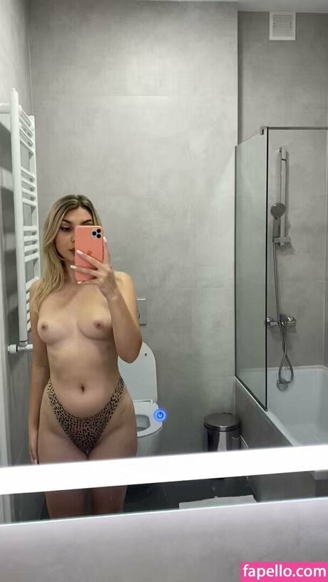 Jenny Lux 完璧なポルノスター 画像