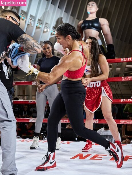 Amanda Serrano ポルノスター 独占 写真