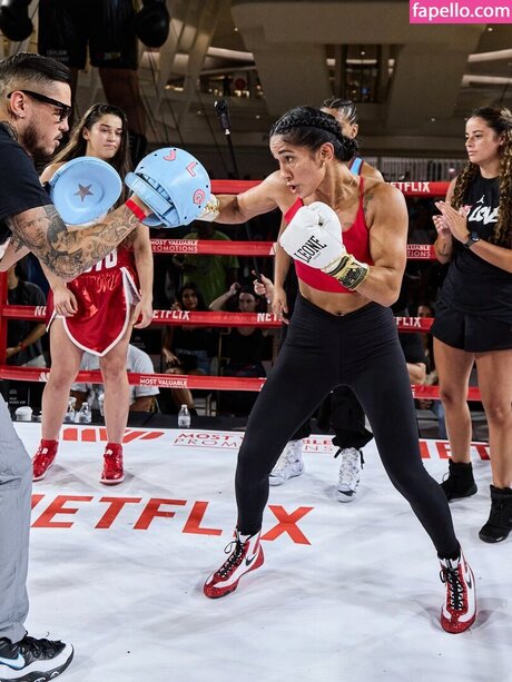 Amanda Serrano 最高のモデル ギャラリー