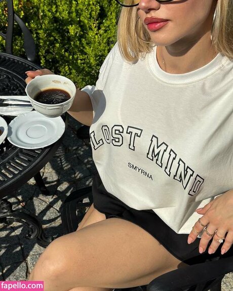 Duygu German アートモデル ギャラリー