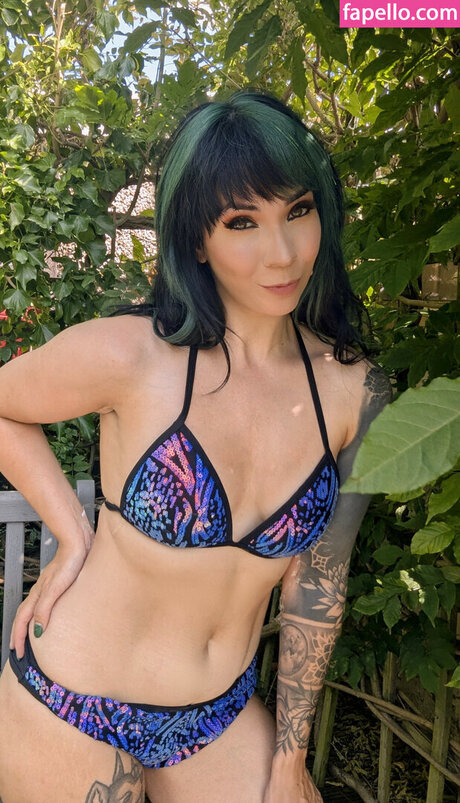 Chloe Drinkwater xxx女優 写真