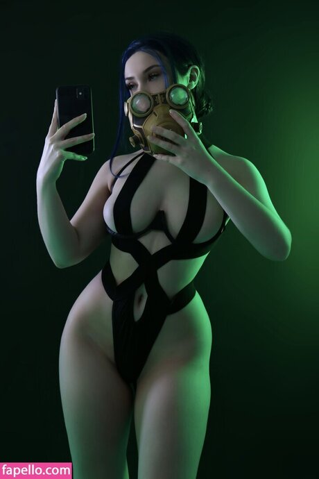 Nyeupe 裸の女優 写真