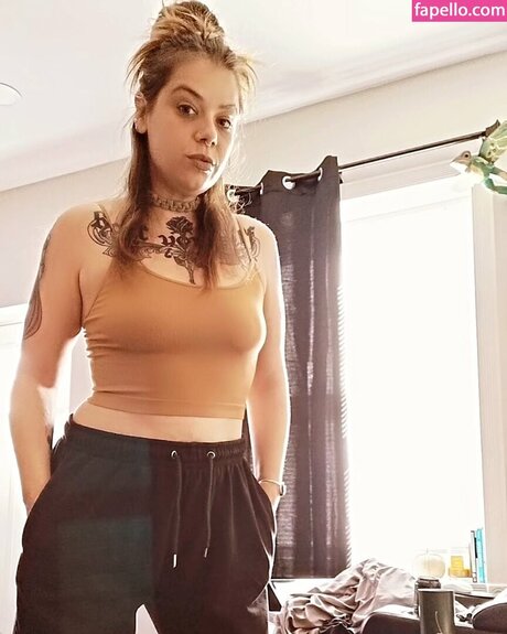 Hoodieninja 美しいモデル 写真