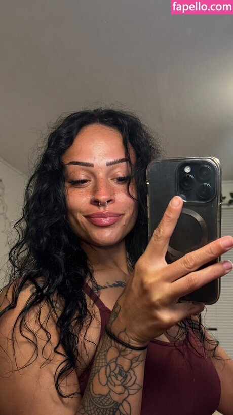 ぽっちゃりアジア人オンリーファンズ セックス 画像