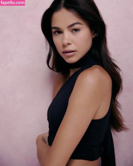 Elissa Burns 無料女優 写真