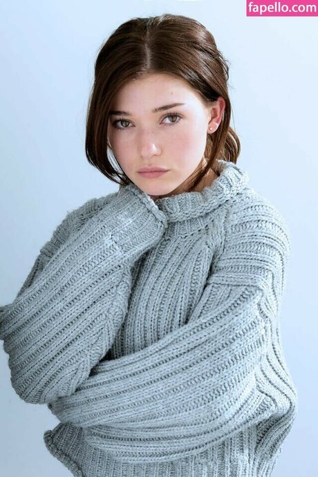 Katie Douglas xxxモデル 写真