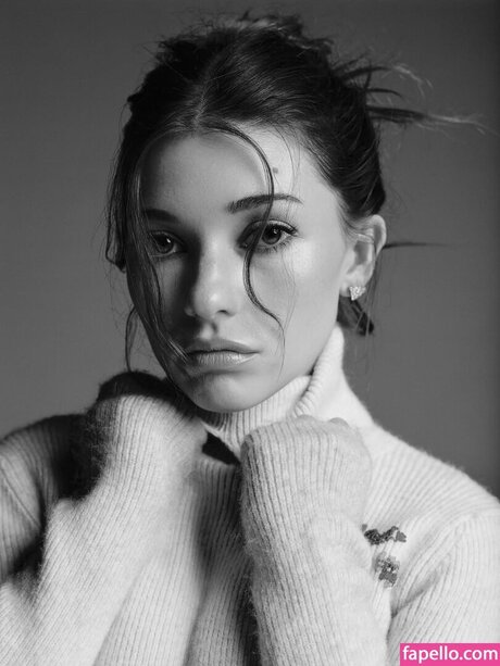 Katie Douglas ポルノスター HD 写真