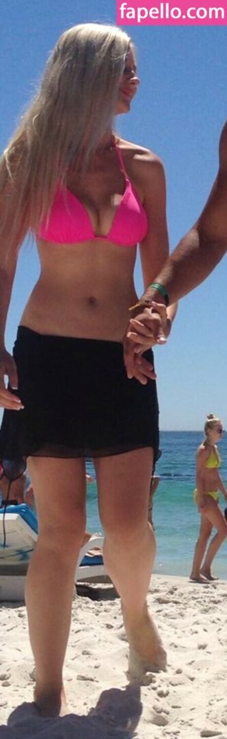 Amber Koltzow Bastick ポルノスター アート 画像