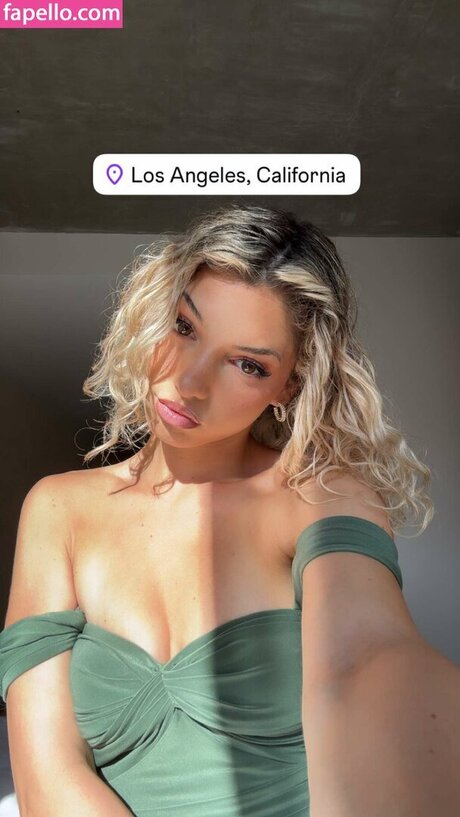 フィットネスベイビーオンリーファンズ ホット裸 写真