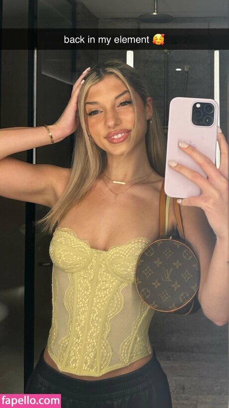 カウガール POV オンリーファンズ 美しい裸 画像