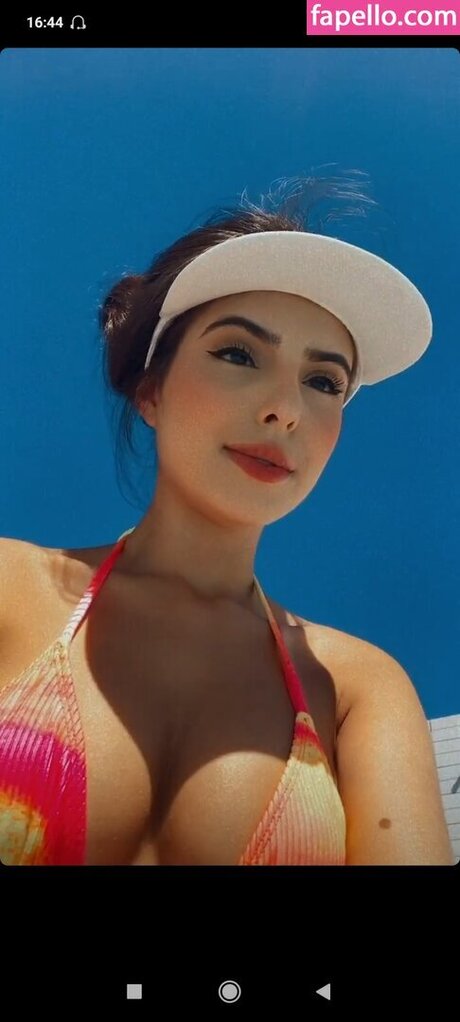 Larissa Costa ポルノスター ヌード 写真