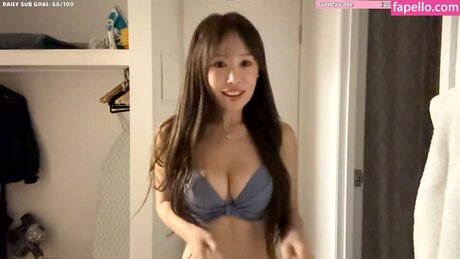 金髪のホットな妻オンリーファンズ 無料裸 画像