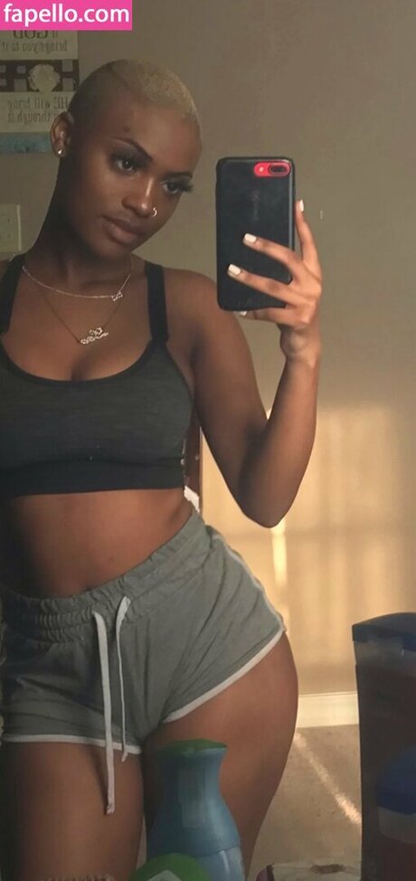 金髪BBW オンリーファンズ ホットポルノ 画像