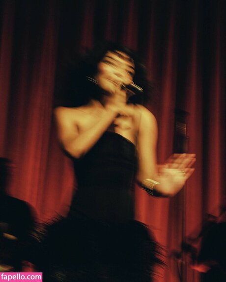 熟女の足オンリーファンズ セックス 画像