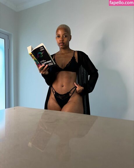 Faustina Thobakgale トップポルノスター 写真