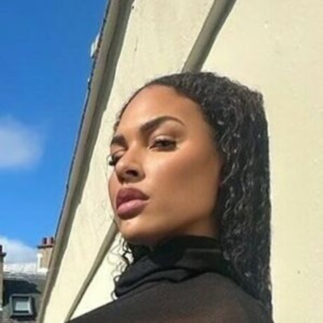 Liz Cambage かわいいスター 画像