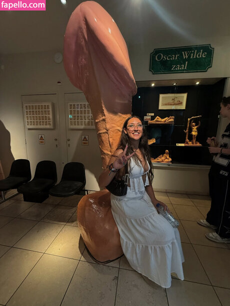 Teleaevansss アダルトモデル 写真