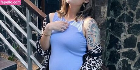 demilangston エロティック女優 画像