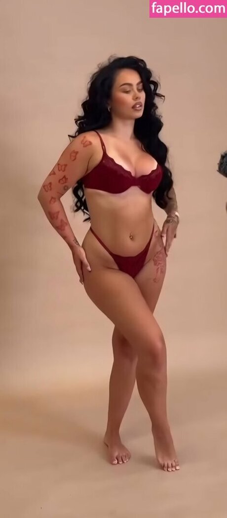 Elley Davies かわいいポルノスター 写真