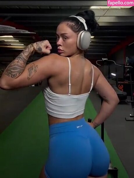 Elley Davies 独占女優 画像