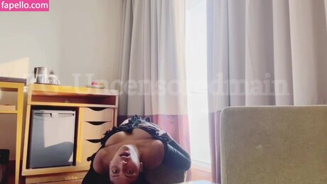 Chandrika Passionica スター ヌード 写真