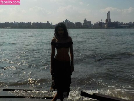 ボディビルダーヌードオンリーファンズ HD 写真