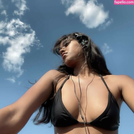 大きなプッシー唇オンリーファンズ ホット 写真