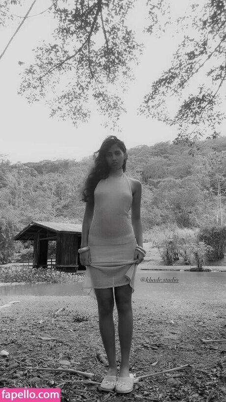 ティックトックスター オンリーファンズ アートポルノ ギャラリー