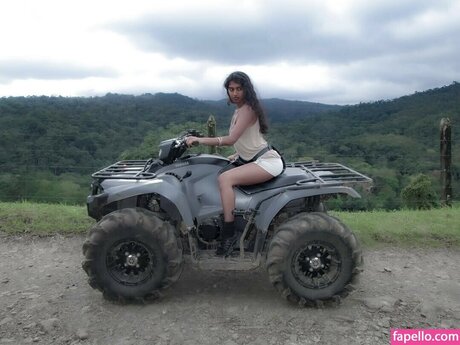 乳首オーガズム オンリーファンズ アダルト無料 画像