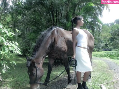 bbyg6rl 裸のポルノスター 画像