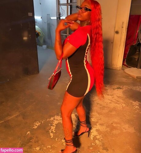 Sexxy Red 可愛いモデル ギャラリー