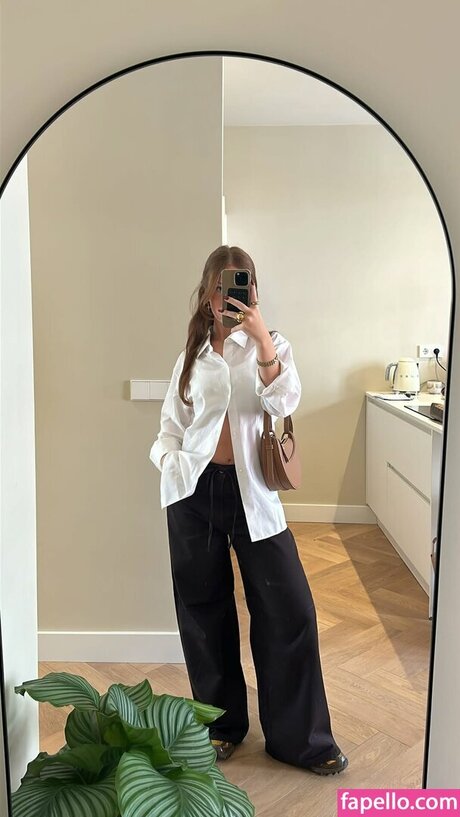 Rhode Kok セクシー女優 写真