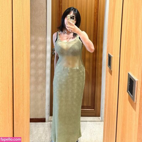 ベビーシッターオンリーファンズ ホットセクシー 写真