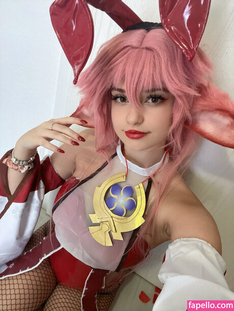 Avygenki ポルノスター 裸 画像