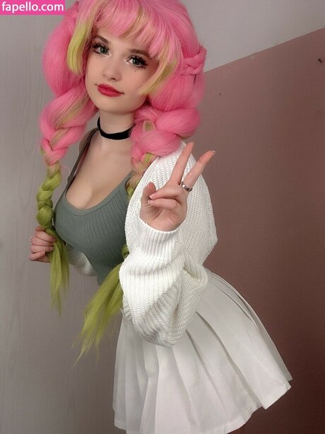 Avygenki 裸のポルノスター 画像