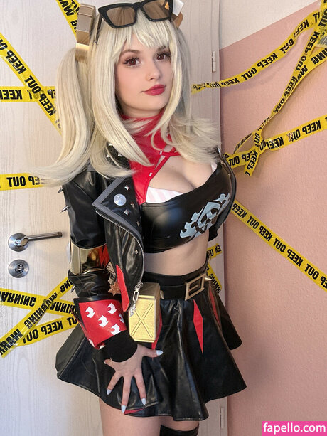 Avygenki エロティックなモデル 写真