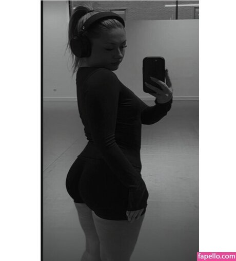 Lauren Duffy 独占モデル 画像