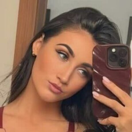 Jade Livesey 裸のスター 写真