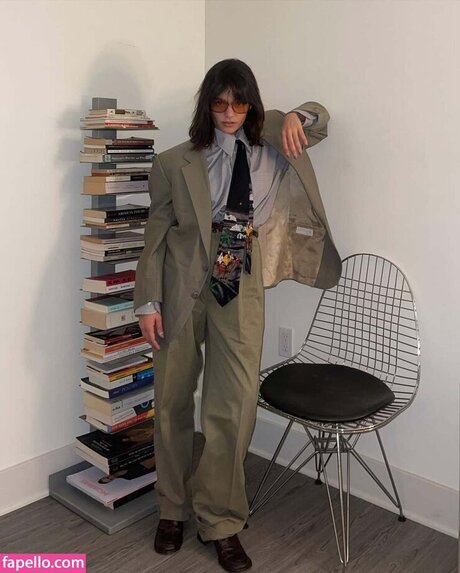 Blu Hunt ポルノモデル 画像