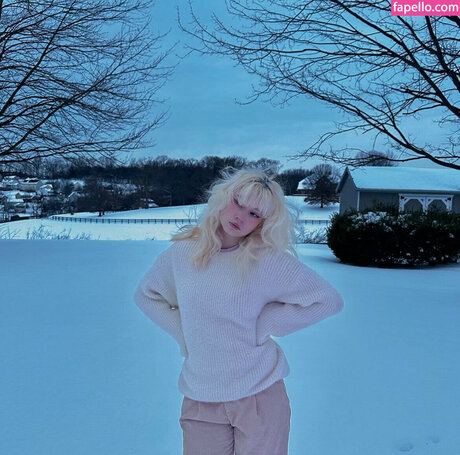 アラブの女の子オンリーファンズ セクシーヌード 写真